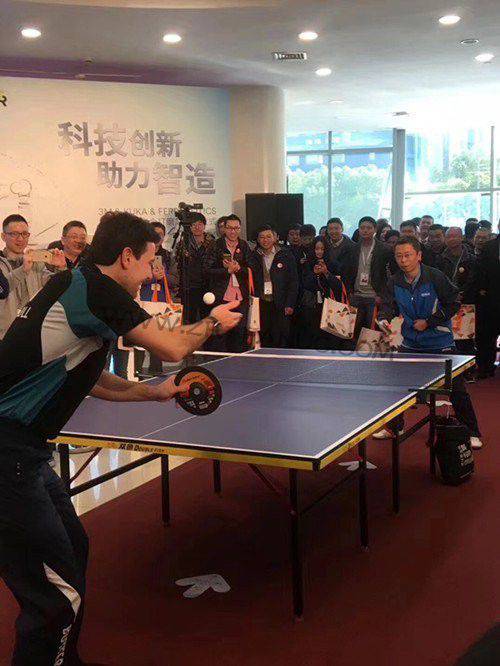 KUKA��3M��FERROBOTICS�������������׼����ϴ�ĥվ