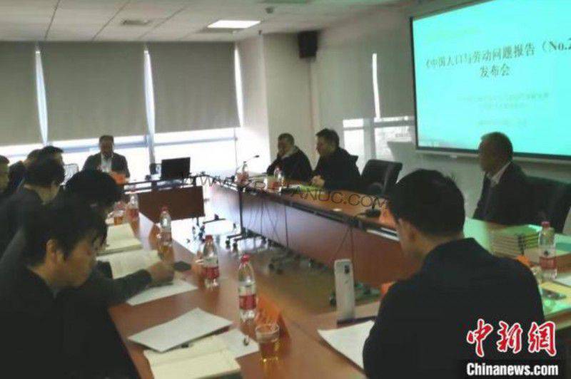 �����˺�AI������ҵ������ҵ�ƻ������Ժ��������񶨻ش�