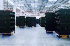 ����AGV��ӭ�����̻�����