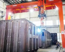 ���ǿƻ����˱�ѹ�����亸�ӽ���װ��